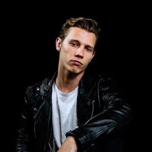 Meet your Posher, Beau